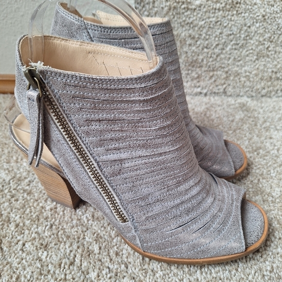 Paul Green Cayanne Side Zip Block Heel Smoke Metallic PeepToe Bootie Womens Sz 7 - Picture 2 of 9